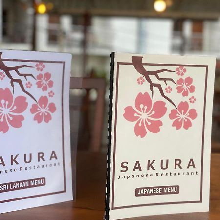 Hotel Izakaya Sakura キャンディー エクステリア 写真